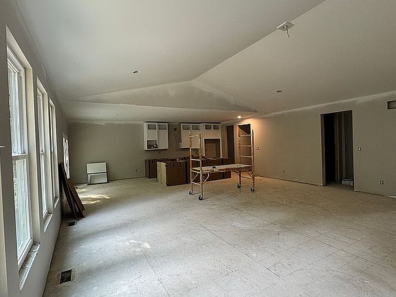 5th image of 1244 Caulks Hill Rd