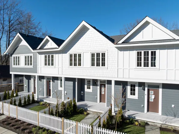 2808 Saint George St #3, Pt Moody, BC V3H 2H3