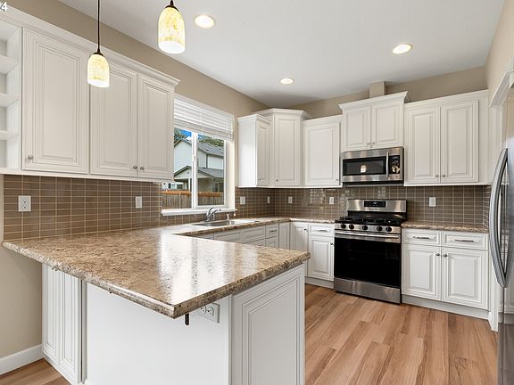 4th image of 5806 NE 45th St