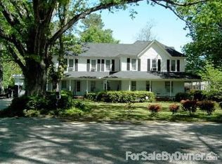 423 E 3rd Ave, Chadbourn, NC 28431