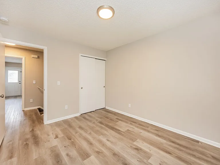 8327 Chancellor Dr — Photo 15
