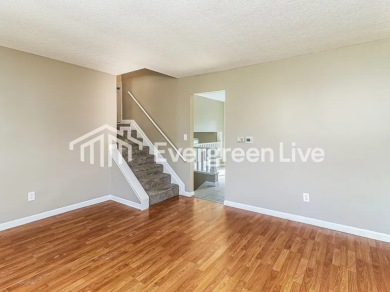 7732 Ravenswood Dr — Photo 5