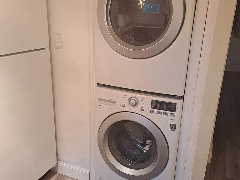746 W Rio Rd #B — Photo 5