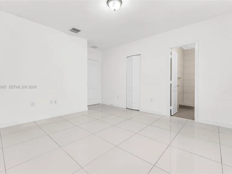 1029 SW 11th Ave — Photo 25