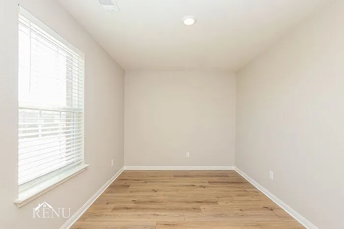 300 Sunnymeade Ln — Photo 13