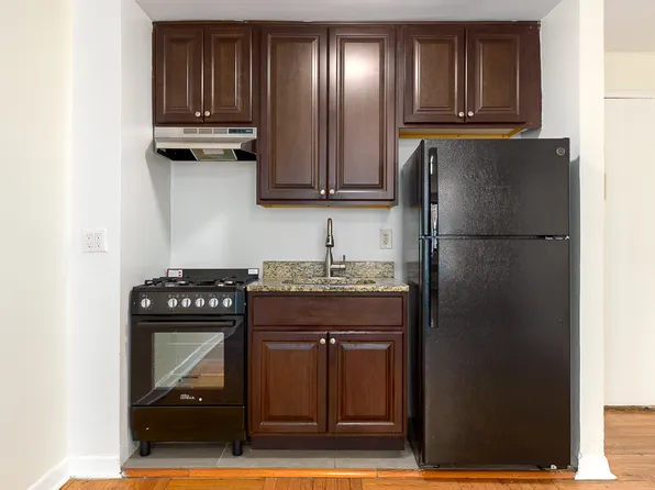 1 Bogardus Place image 1 of 5