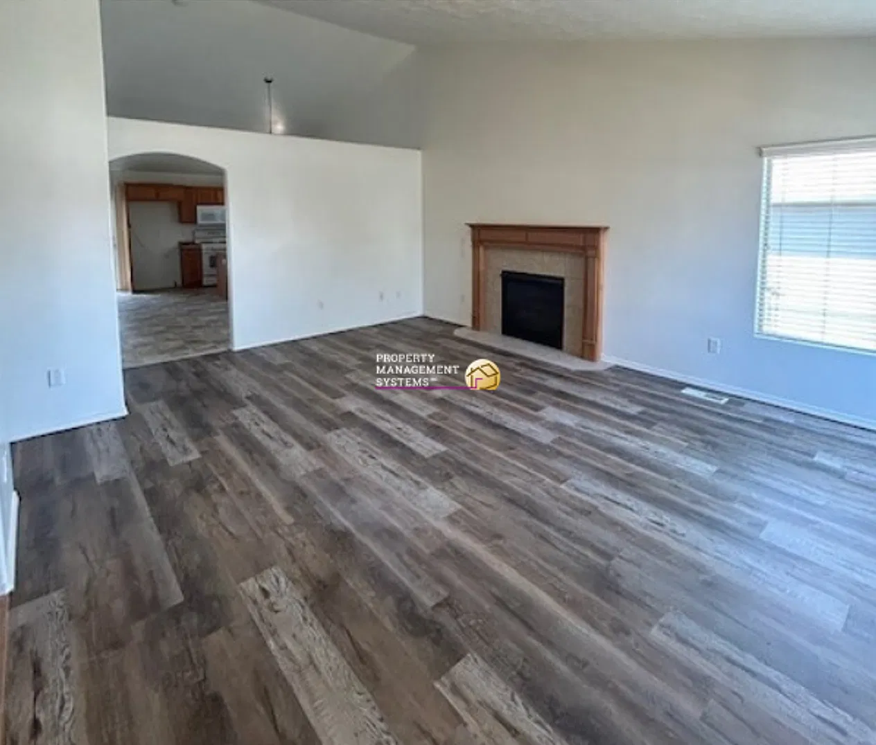 Spacious 5 Bedroom Lehi Home — Photo 2