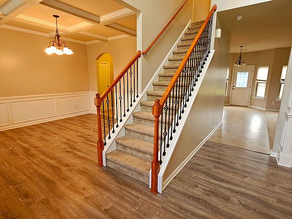 3rd image of 302 Plantation Dr