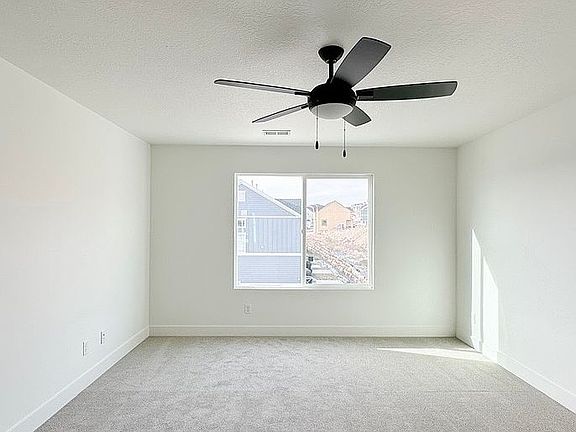 4th image of 4004 N Aspen Ridge Way