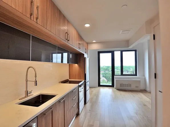 1825 Ocean Avenue image 1 of 23