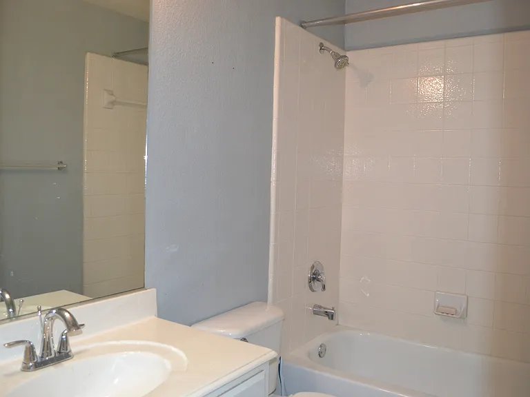 Hallway full bath.