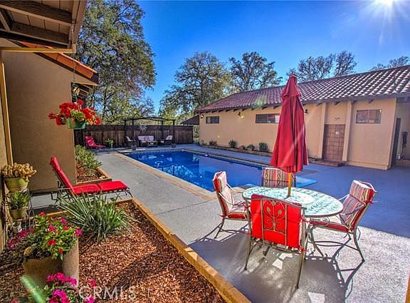 4th image of 1755 Creekside Dr