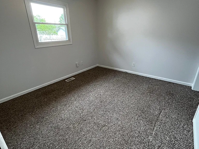 28 Michael Dr #A — Photo 6