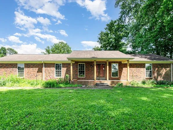 270 Greenfield Ln, Castalian Springs, TN 37031