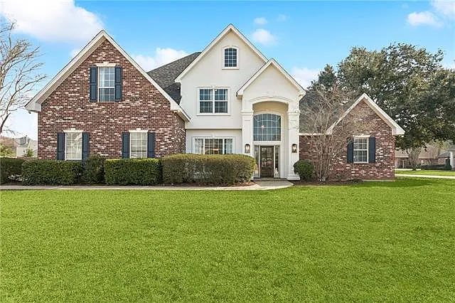 5 bed, 3.5 bath, 3457 sqft, $4,300 — Photo 2