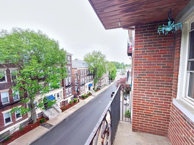 28 Quint Ave #38 — Photo 6