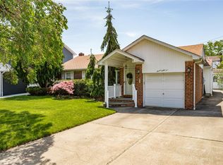 745 Willow Rd, Franklin Square, NY 11010