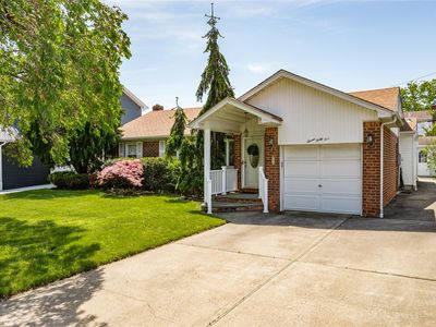 745 Willow Road, Franklin Square, NY, 11010