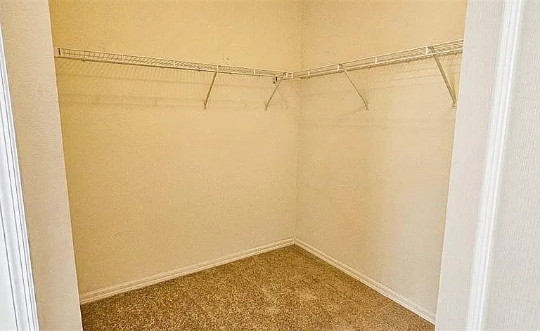 200 Southern Pecan Cir #203 — Photo 14