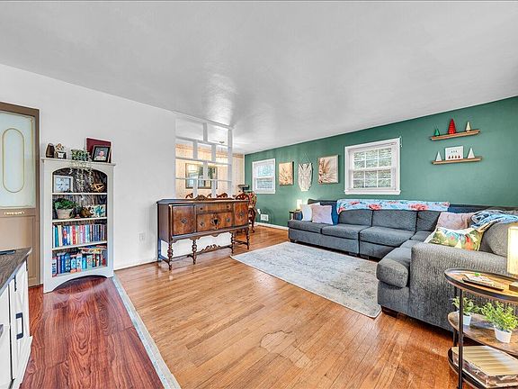 3rd image of 5048 Northwood Dr NW