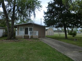 102 Magnolia St, Lake Jackson, TX 77566