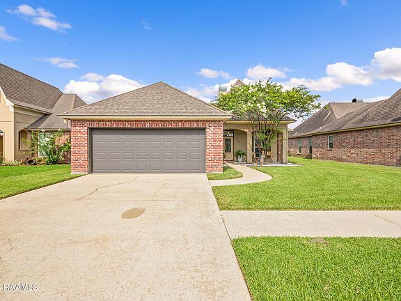 2nd image of 114 Hacienda Ln