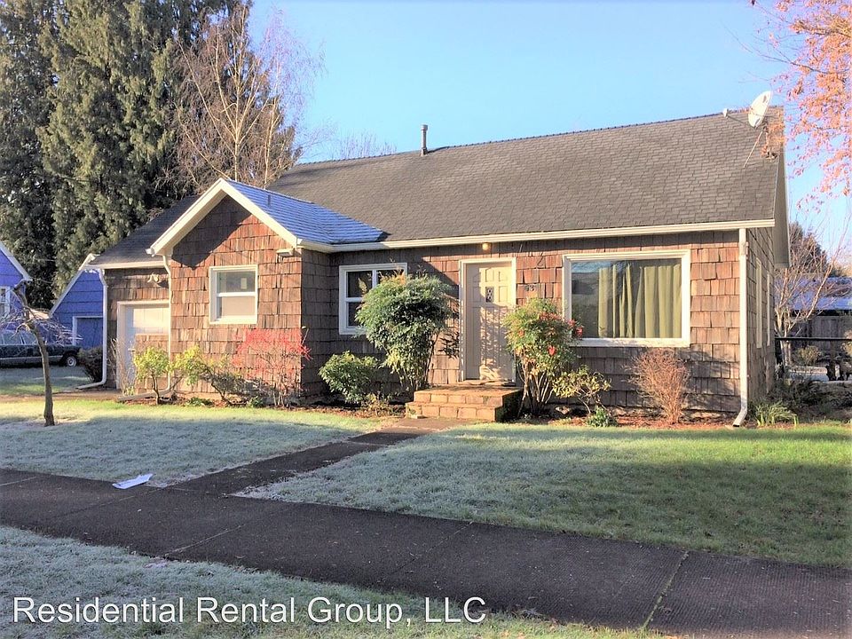 1st image of 631 SE 8th Ave