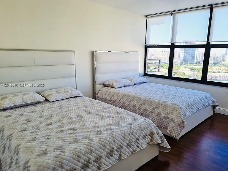 2500 Parkview Dr #2114 — Photo 16