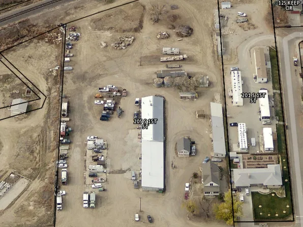 205 S 1st St, Berthoud, CO 80513