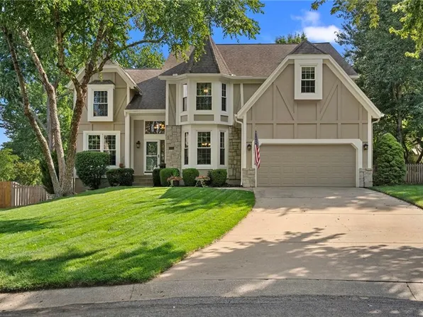 9205 W 131st Ter, Overland Park, KS 66213