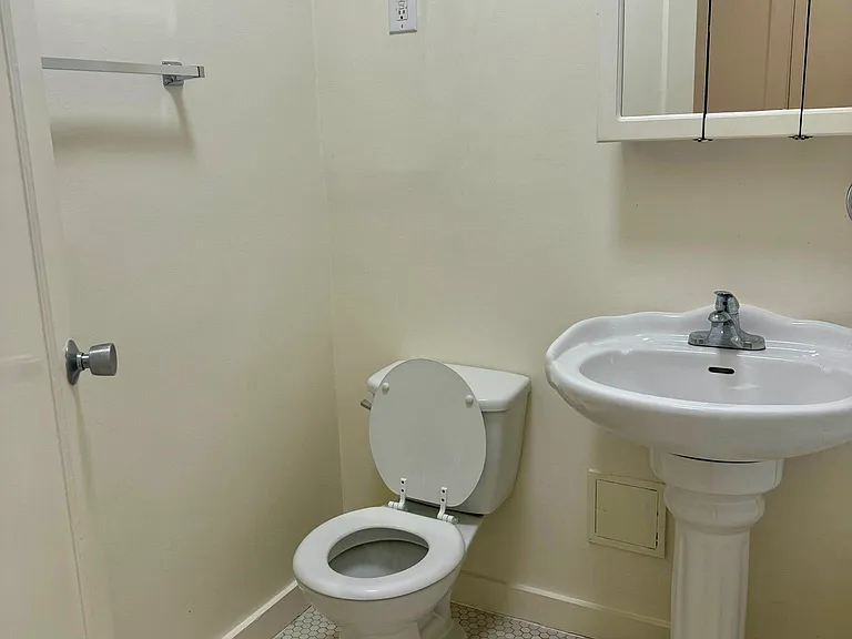737 Hyde St #501 — Photo 3