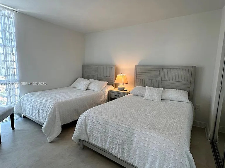 3675 N Country Club Dr — Photo 14