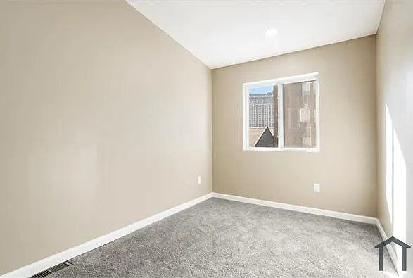 424 S Eden St — Photo 23