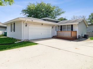 3210 Stonehurst Ct, Joliet, IL