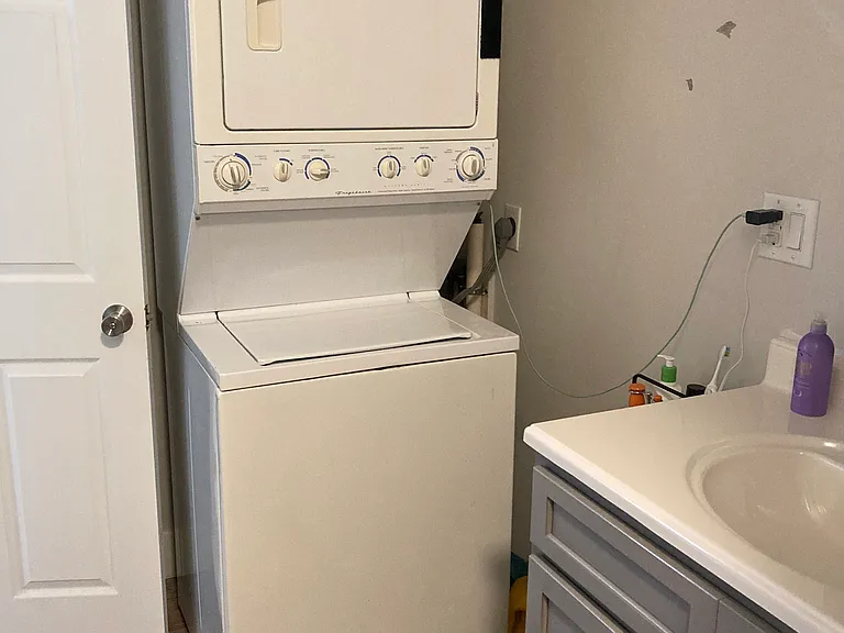 11 Walnut St — Photo 10
