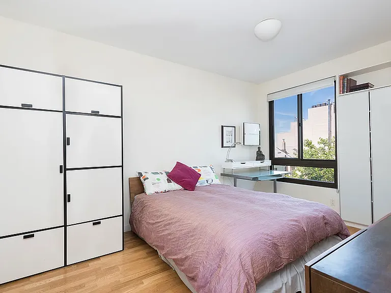 400 4th Ave #10L — Photo 3