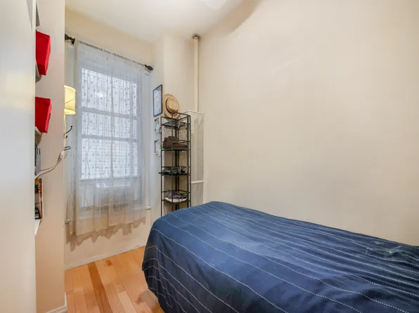 254 West 25th Street 3A image 8 of 9