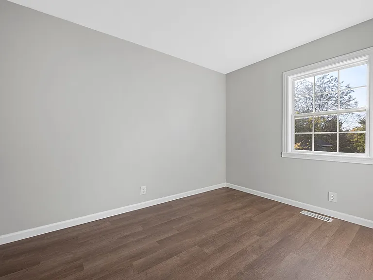 1024 Cypress Dr — Photo 16