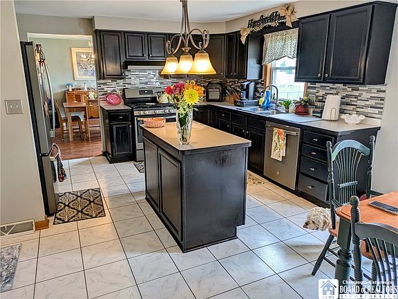 3rd image of 109 Sandpiper Ln