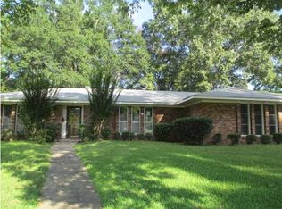 6212 Mossline Dr, Jackson, MS 39211