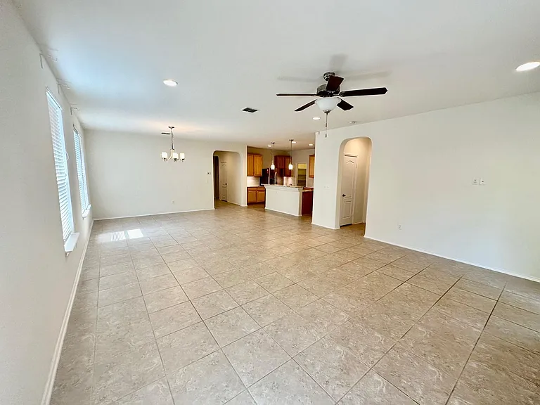 413 Hunters Hill Dr — Photo 18