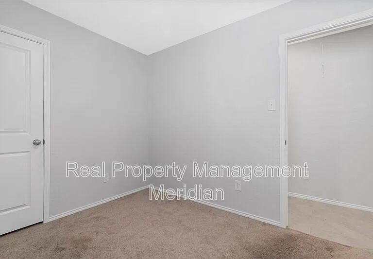 8730 Texas Risinger Dr — Photo 10