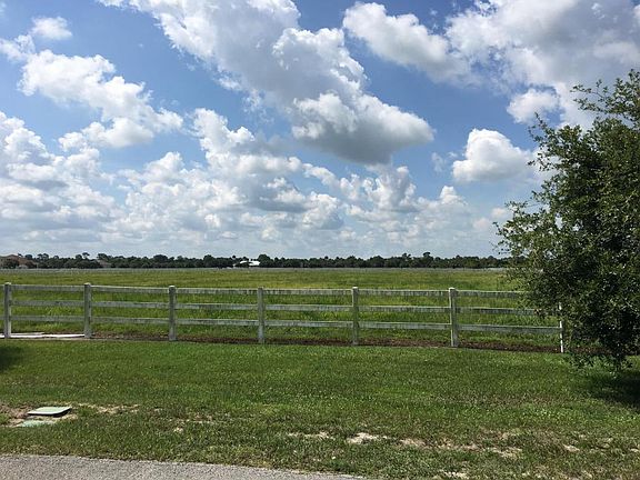 2nd image of 18101 Wagonwheel Ln