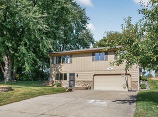 16 Heights Rd NE, Saint Michael, MN 55376