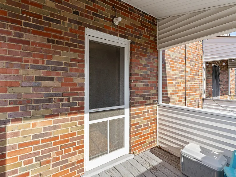 Neosho St — Photo 21