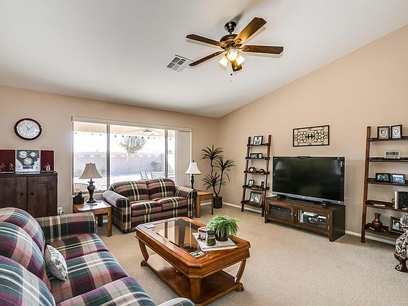4th image of 44951 W Juniper Ave