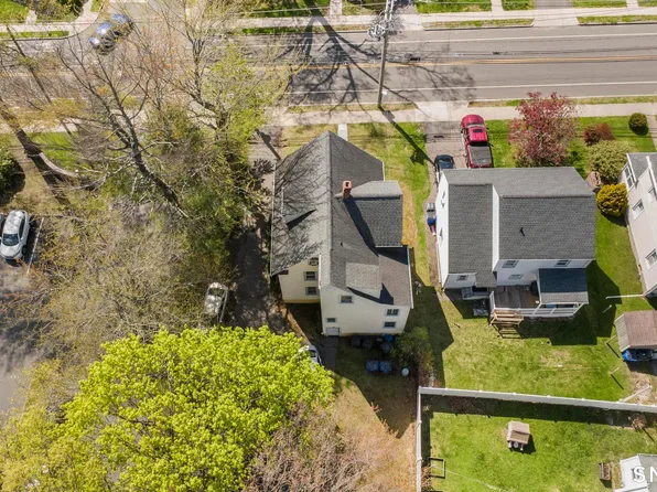 86 Oakwood Avenue, West Hartford, CT 06119