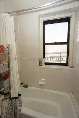 Rented by Universal Realty Group | media 23
