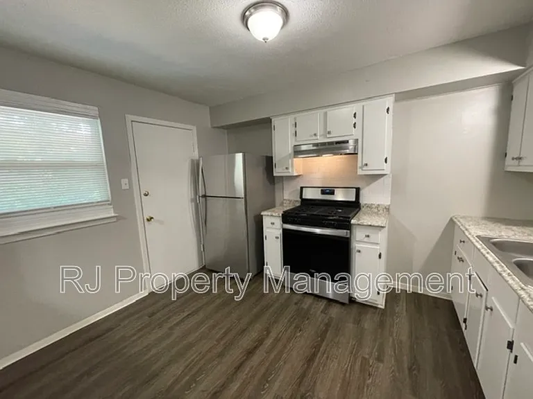 605 Patterson St #2 — Photo 4