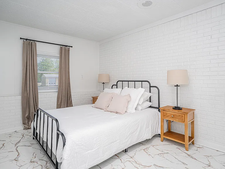 210 Adkins Cir — Photo 22